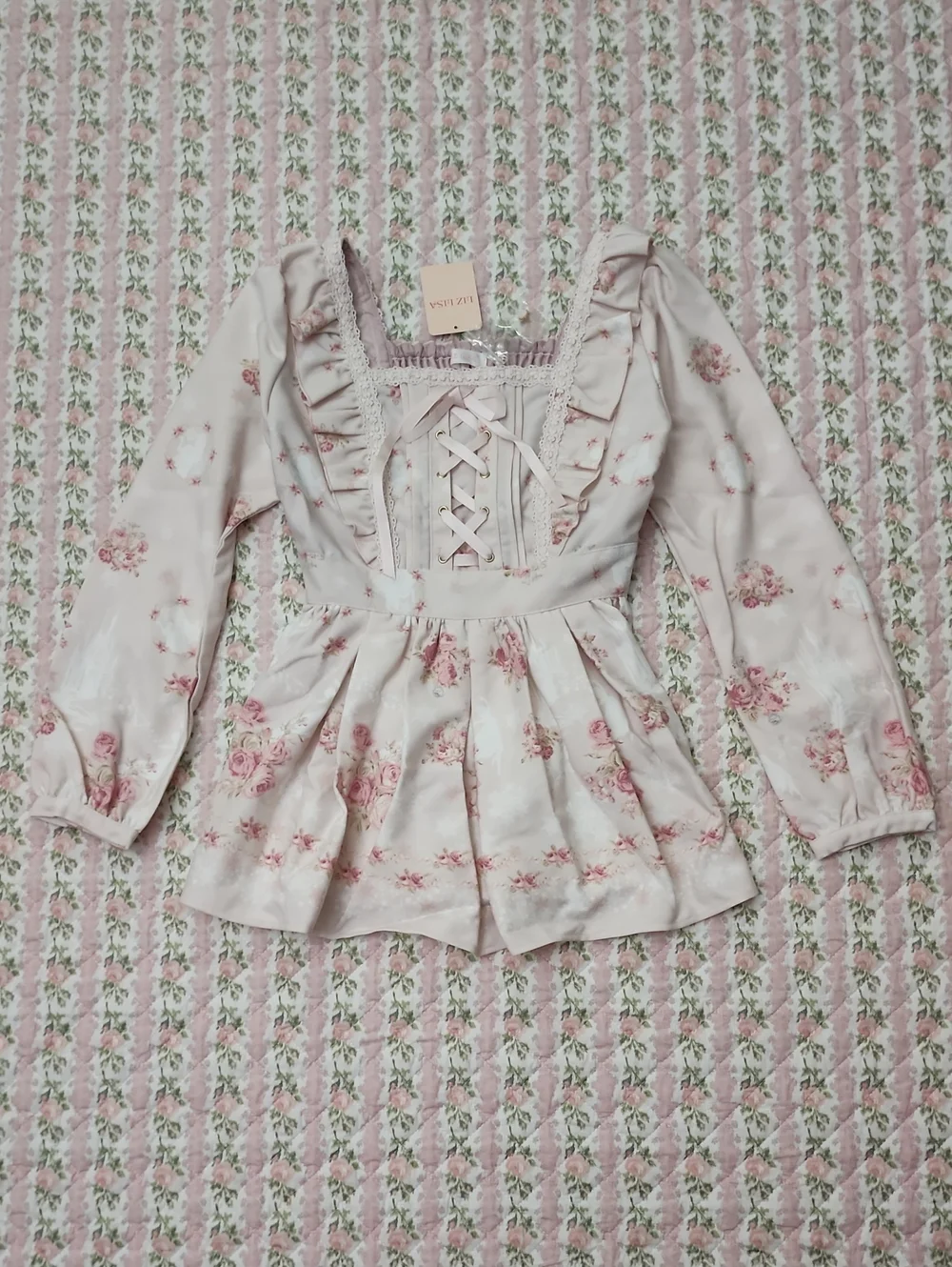 NWT LIZ LISA 🎀 Pink Floral Ruffled Peplum Top